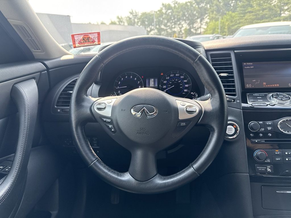 Thumbnail: 2017 INFINITI QX70 - 12