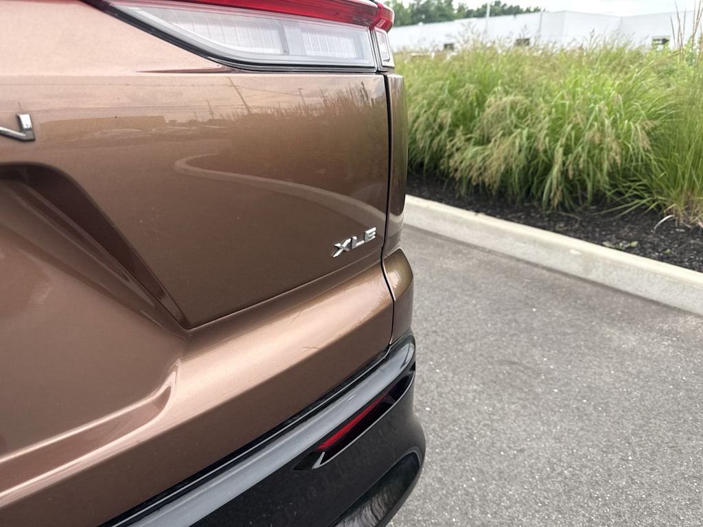 Thumbnail: 2025 Toyota Crown Signia - 20