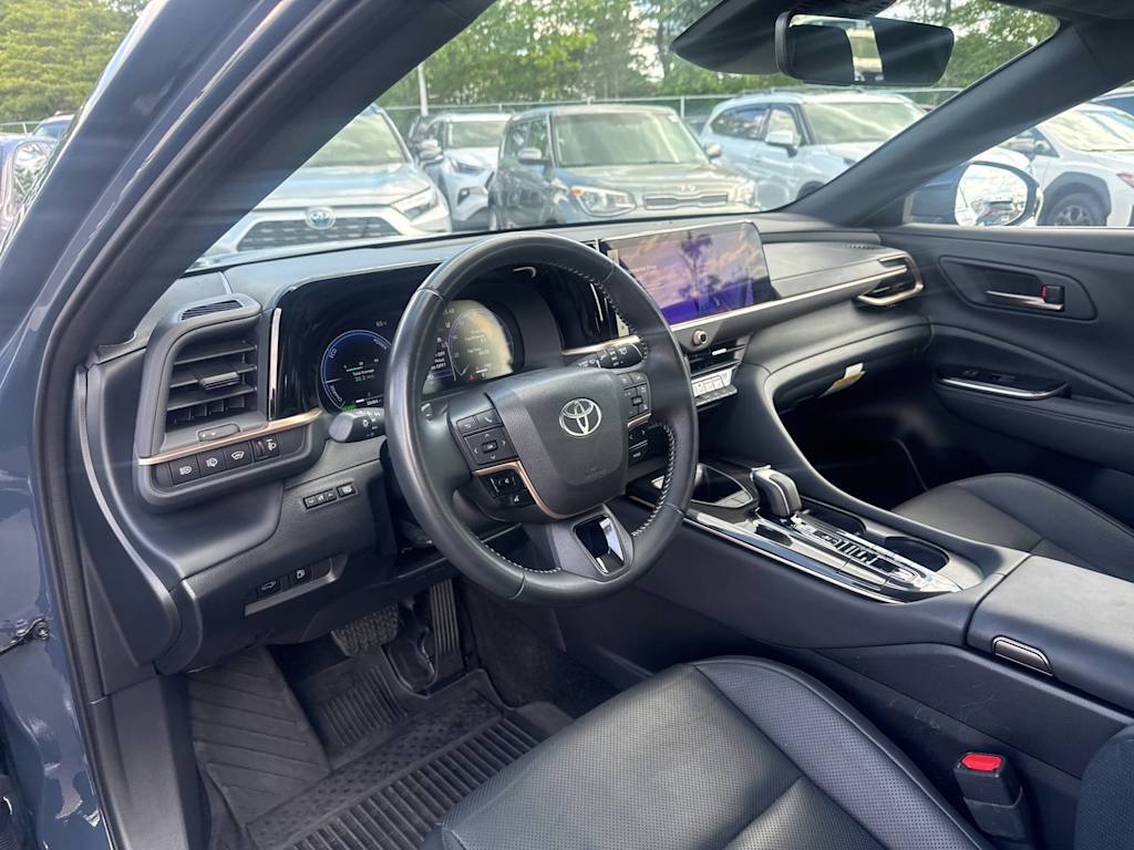 Thumbnail: 2025 Toyota Crown Signia - 2
