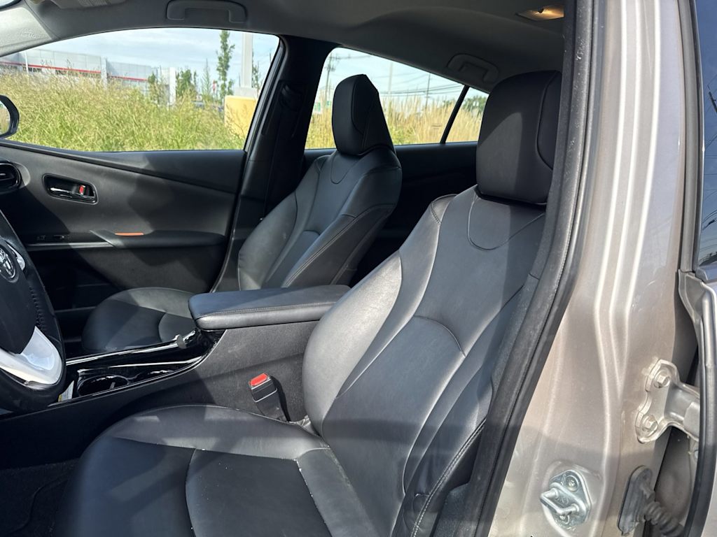 Thumbnail: 2017 Toyota Prius Prime - 9