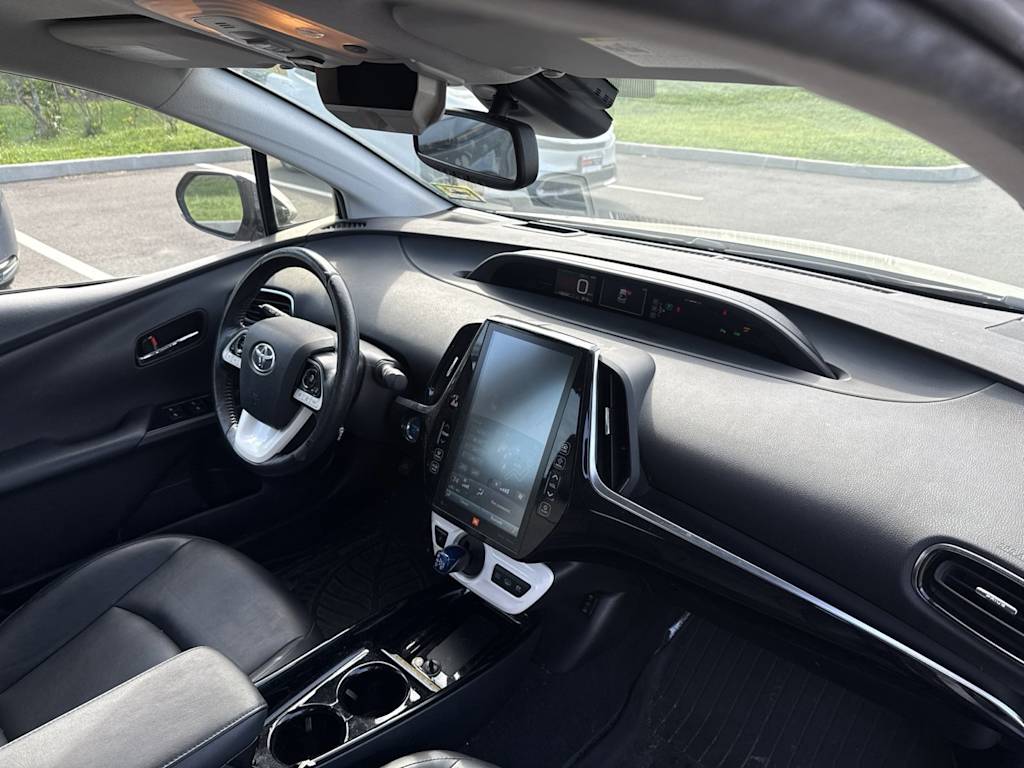 Thumbnail: 2017 Toyota Prius Prime - 8