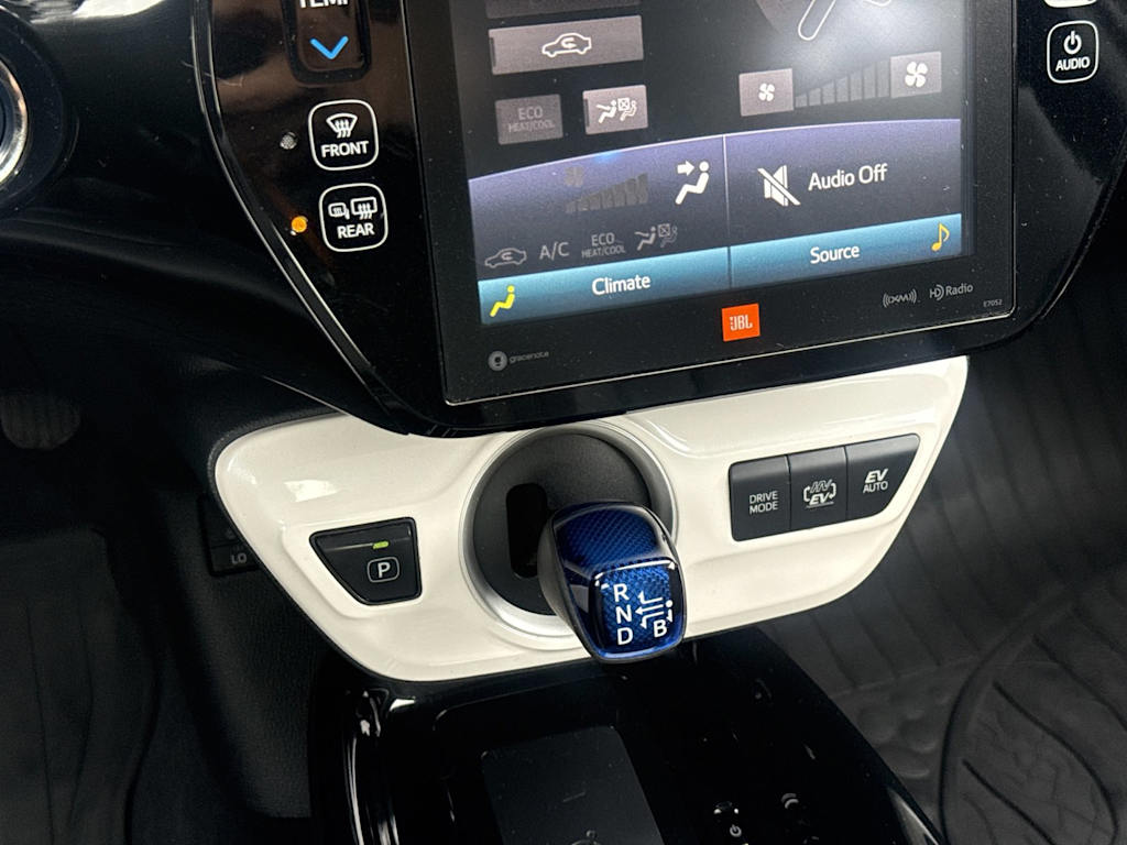 Thumbnail: 2017 Toyota Prius Prime - 21
