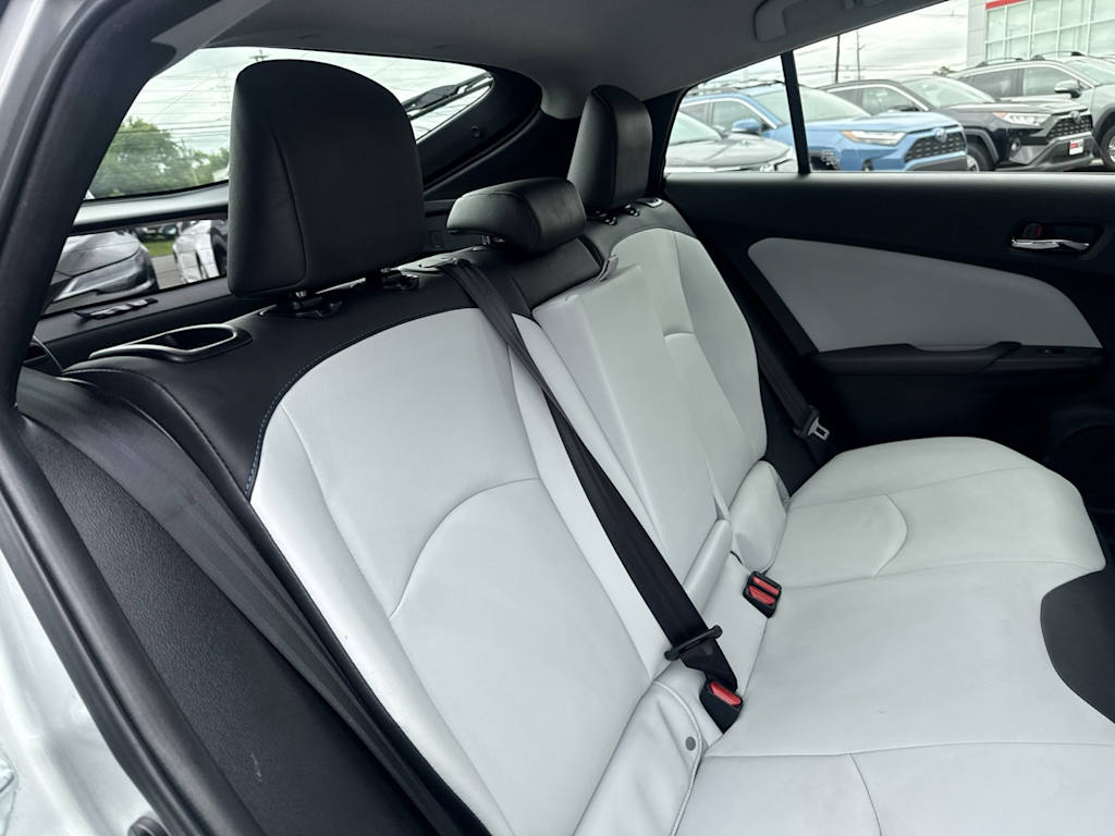 Thumbnail: 2016 Toyota Prius - 20