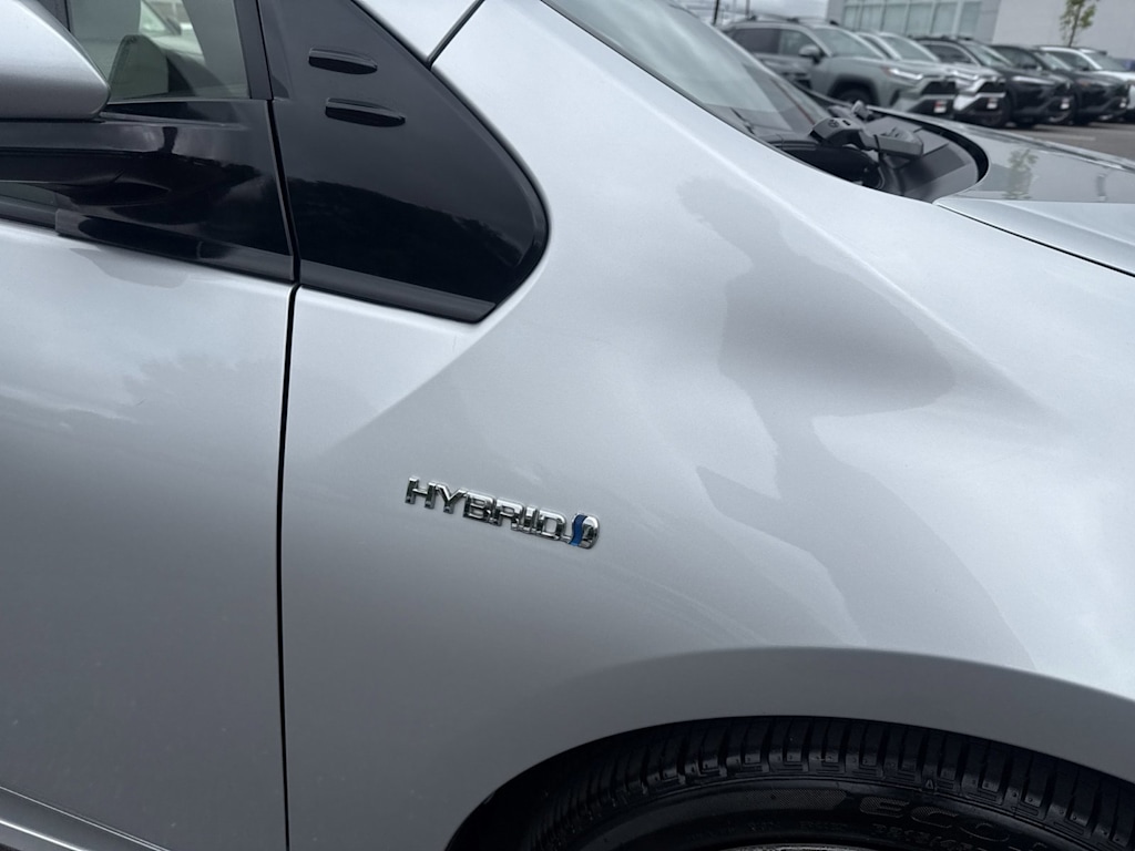 Thumbnail: 2016 Toyota Prius - 6