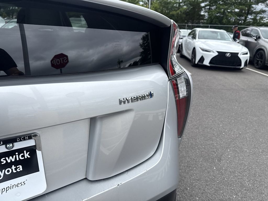 Thumbnail: 2016 Toyota Prius - 17