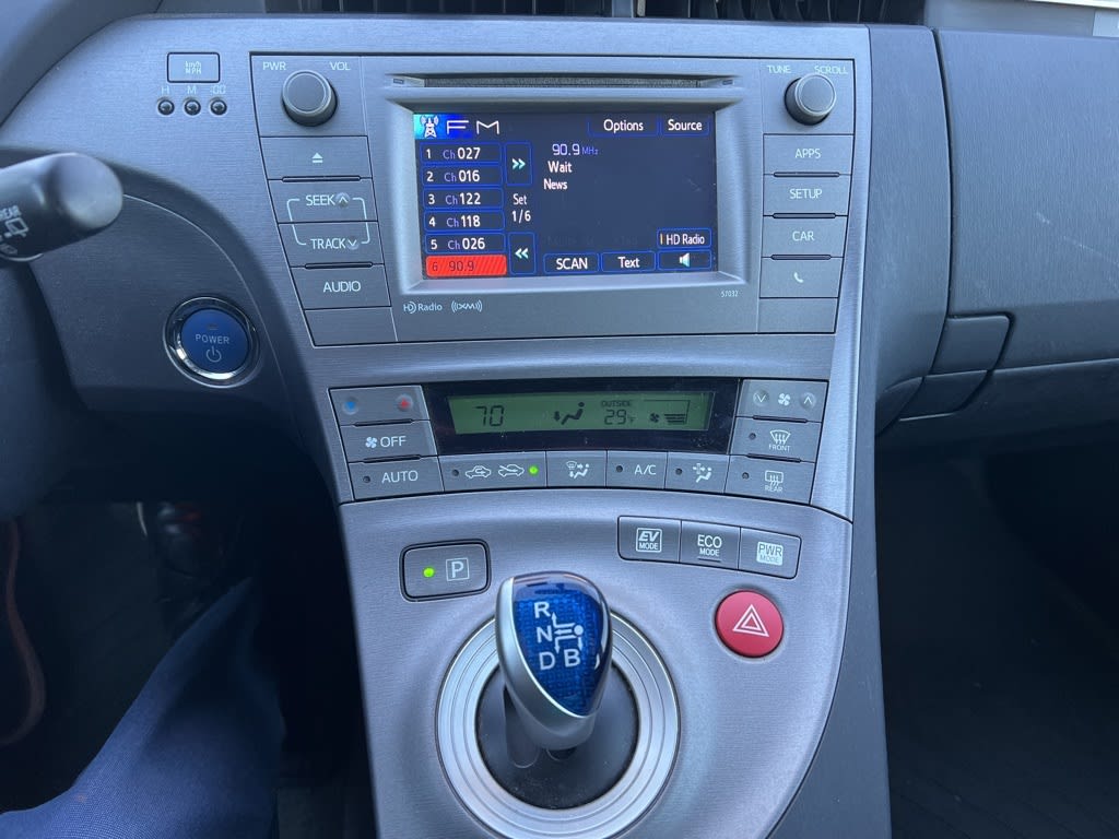 2014 Toyota Prius Three 6