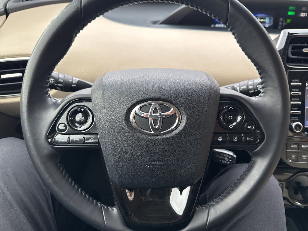 Thumbnail: 2022 Toyota Prius - 12