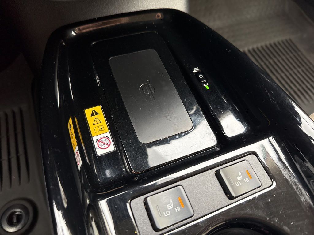 Thumbnail: 2022 Toyota Prius - 24