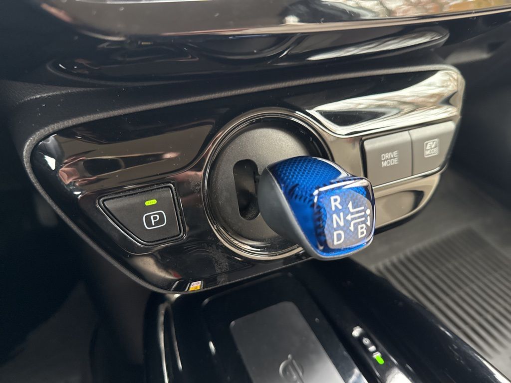 Thumbnail: 2022 Toyota Prius - 15