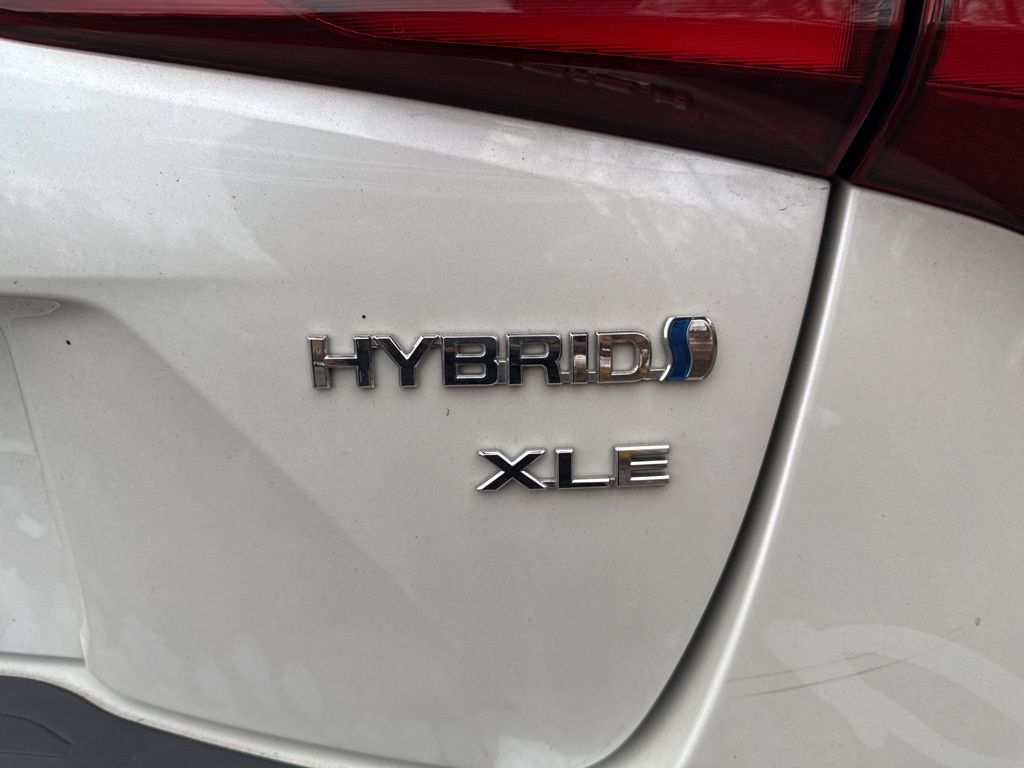 Thumbnail: 2022 Toyota Prius - 20