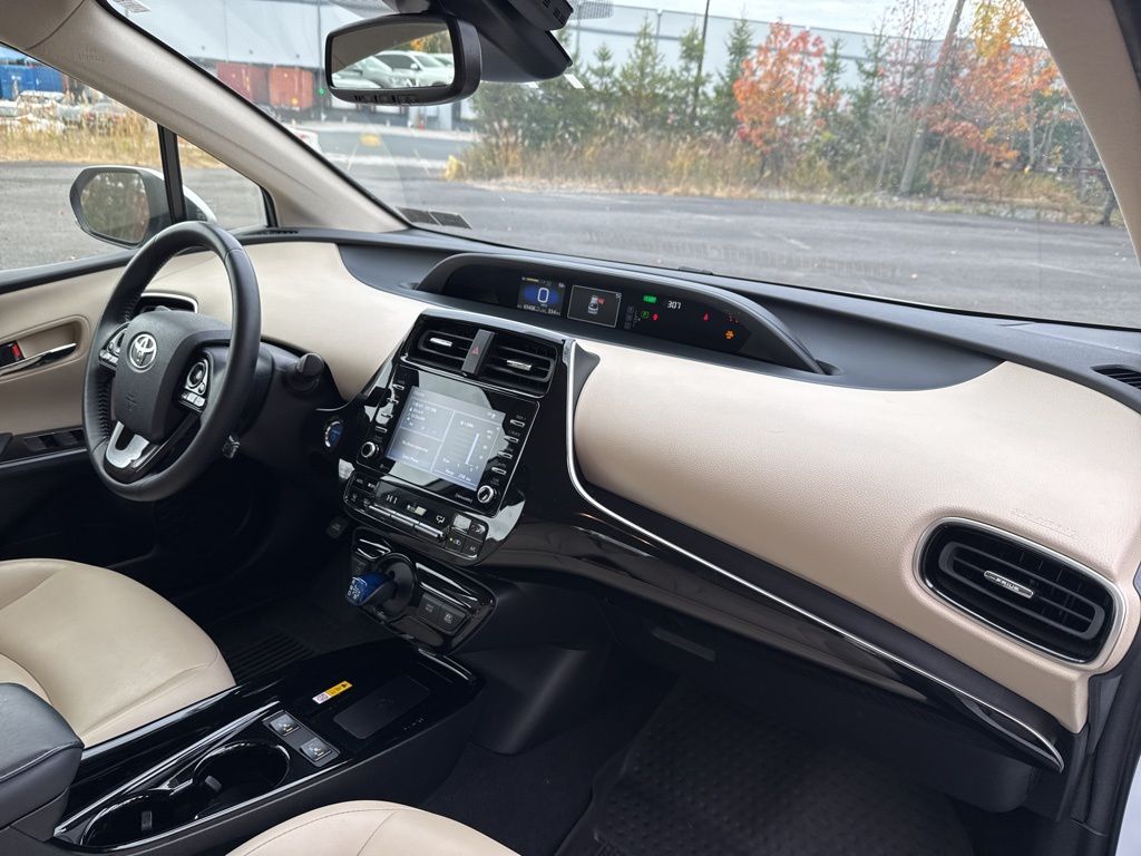 Thumbnail: 2022 Toyota Prius - 8