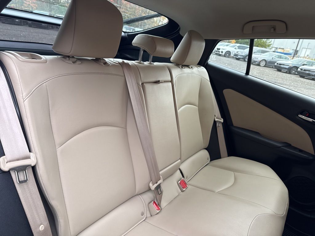 Thumbnail: 2022 Toyota Prius - 21