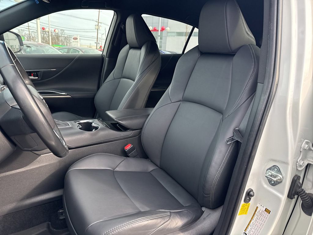 Thumbnail: 2022 Toyota Venza - 8