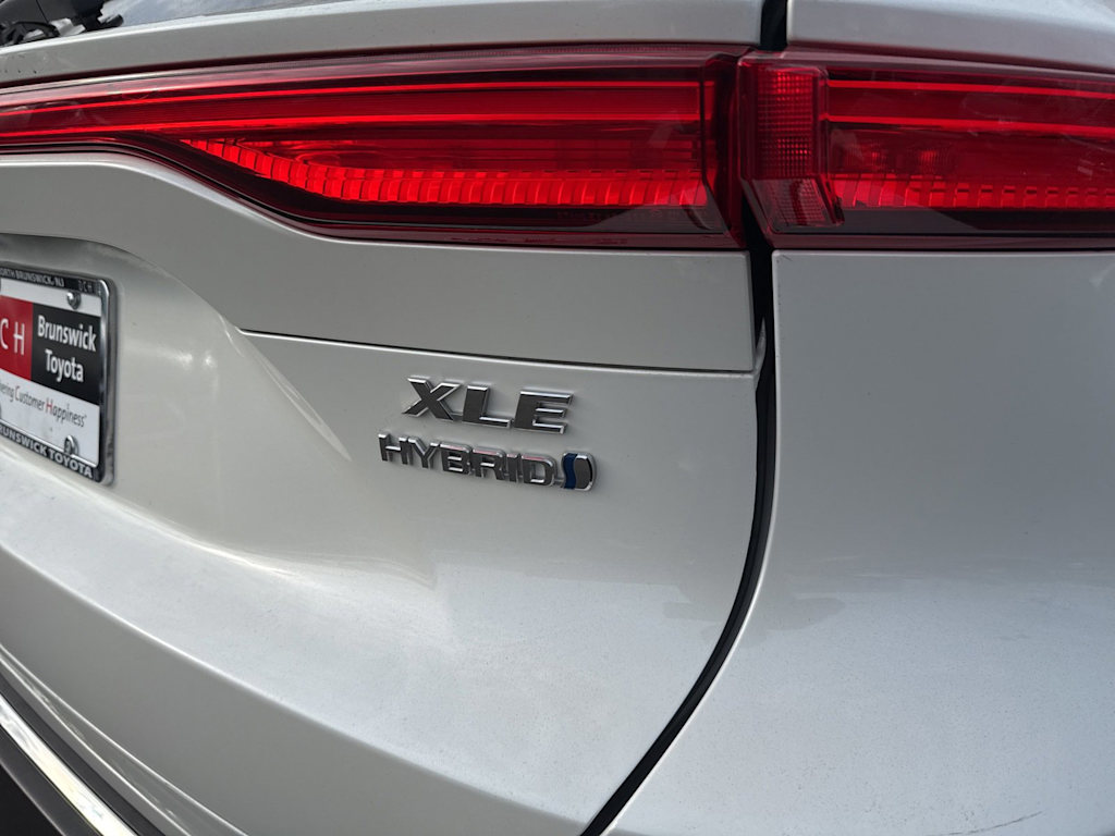 Thumbnail: 2022 Toyota Venza - 18