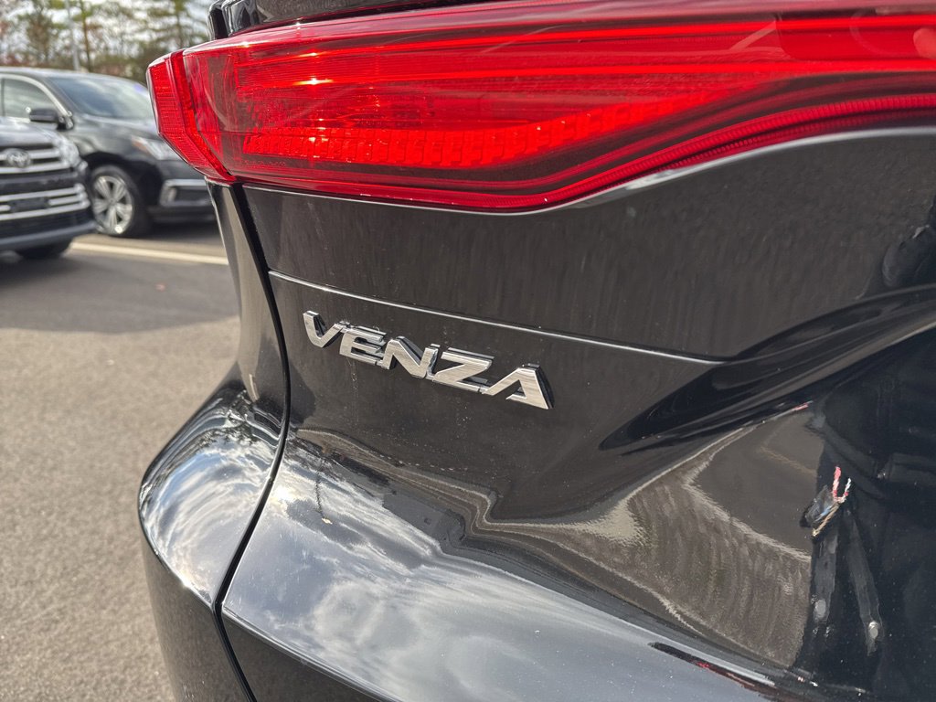 Thumbnail: 2023 Toyota Venza - 19