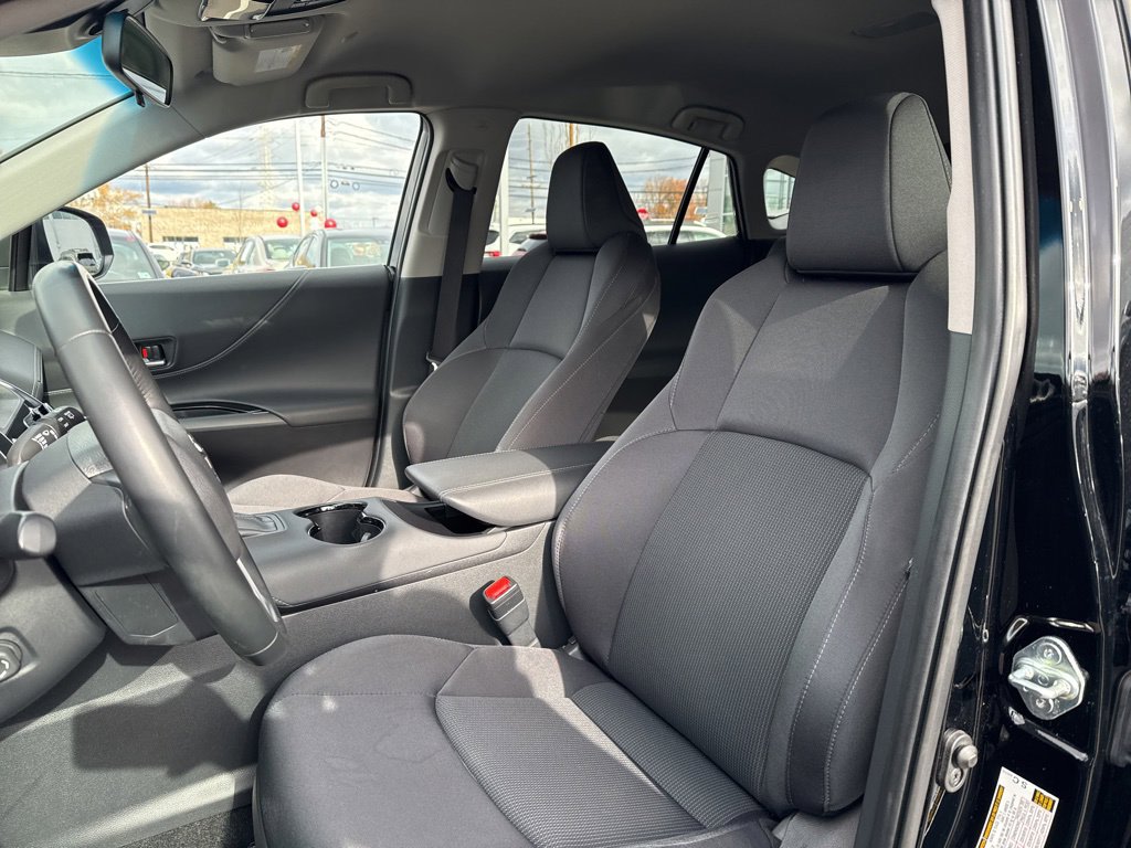 Thumbnail: 2023 Toyota Venza - 8