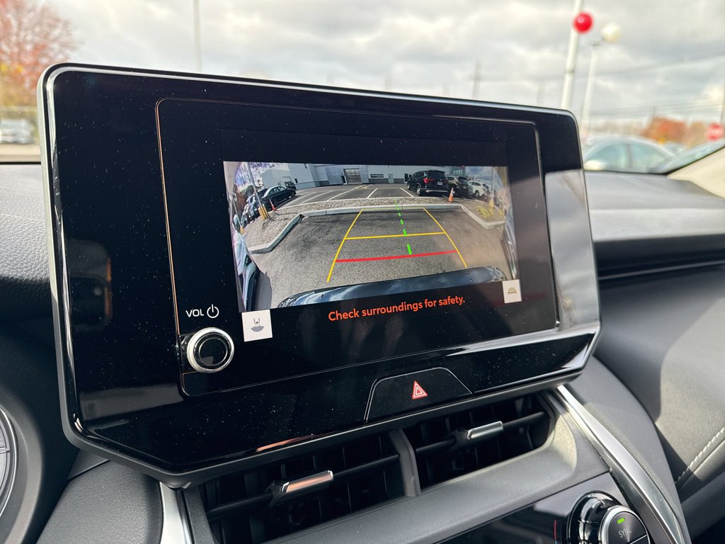 Thumbnail: 2023 Toyota Venza - 22