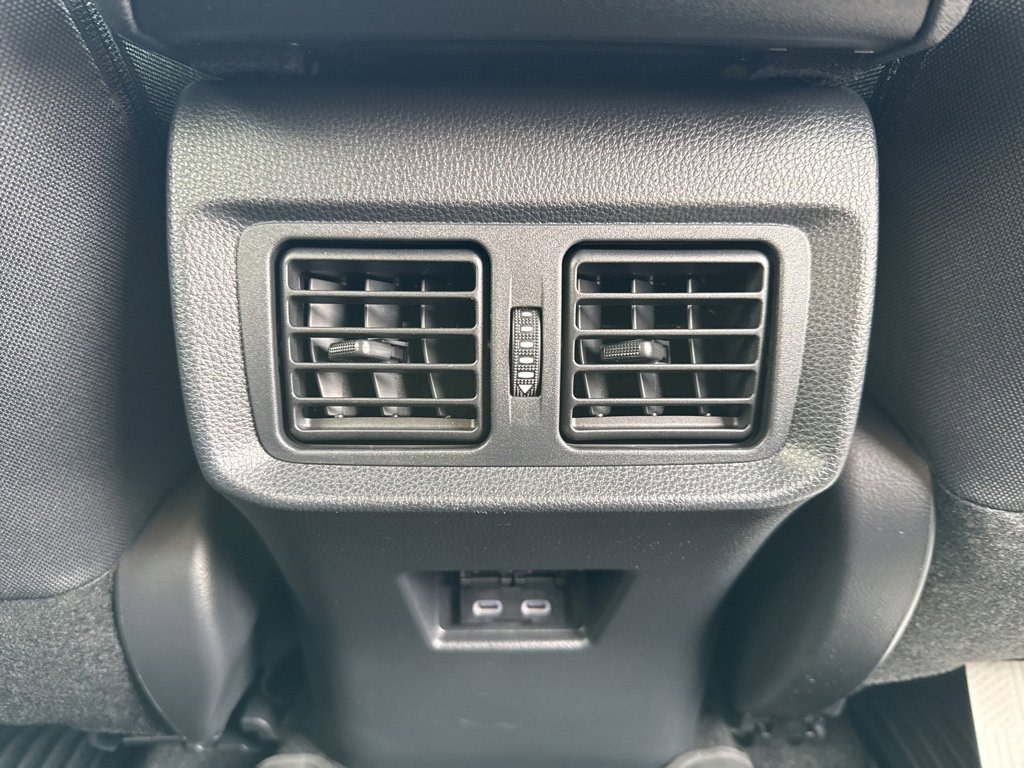 Thumbnail: 2023 Toyota Venza - 25