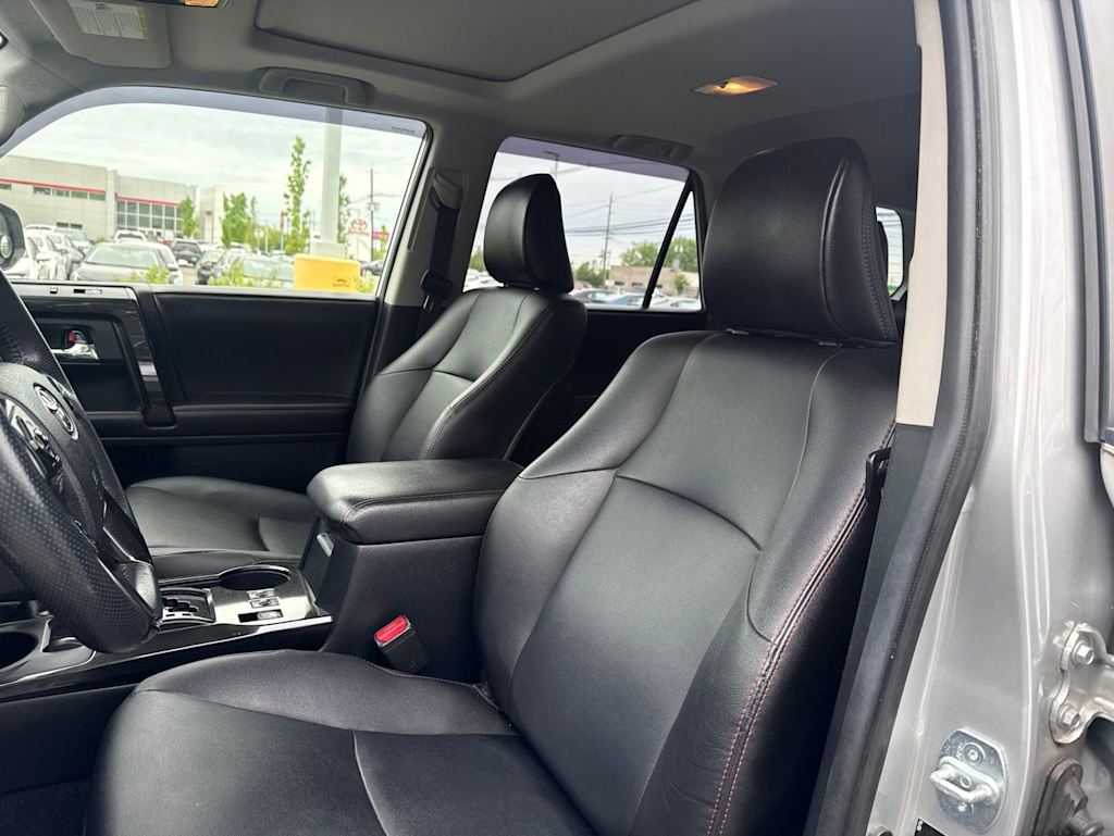 Thumbnail: 2016 Toyota 4Runner - 10