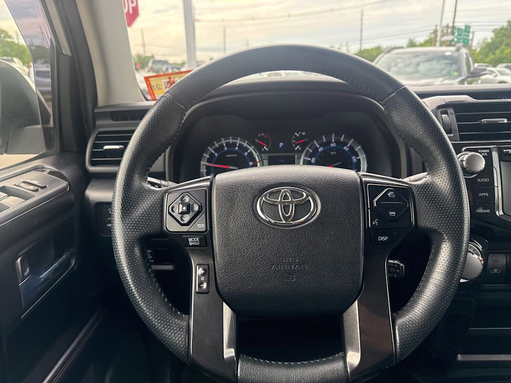 Thumbnail: 2016 Toyota 4Runner - 12