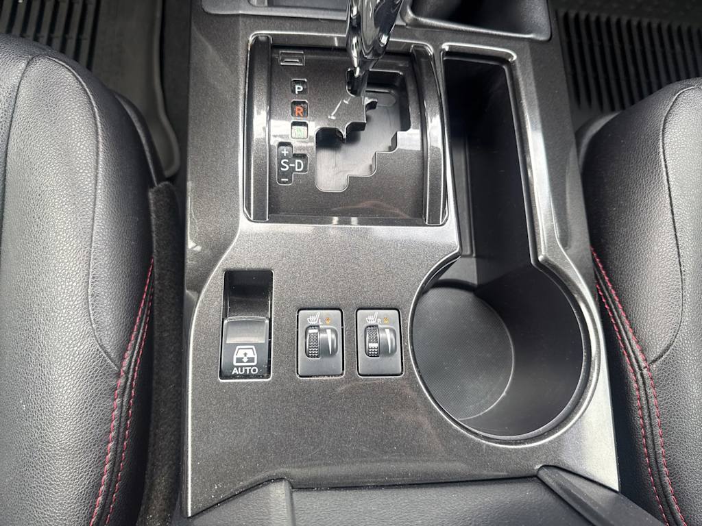 Thumbnail: 2016 Toyota 4Runner - 25
