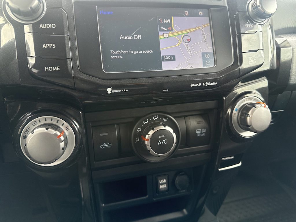Thumbnail: 2016 Toyota 4Runner - 23