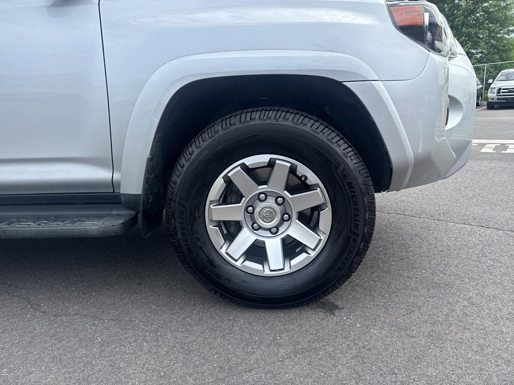 Thumbnail: 2016 Toyota 4Runner - 7