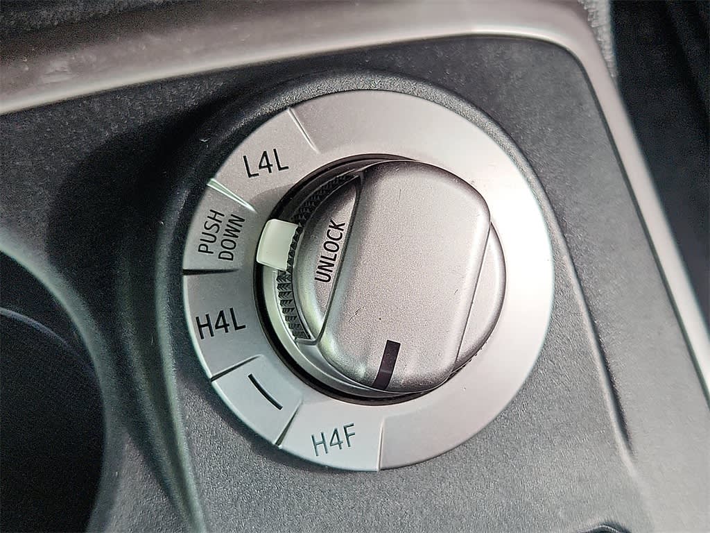 2016 Toyota 4Runner Limited 28