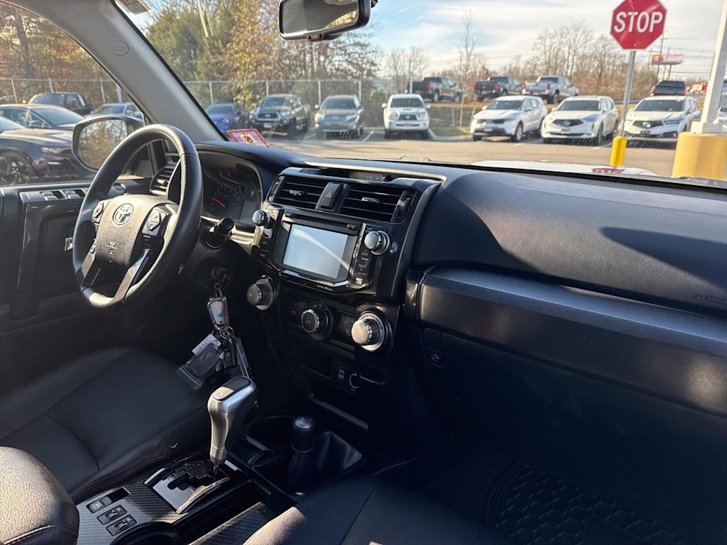 Thumbnail: 2019 Toyota 4Runner - 7