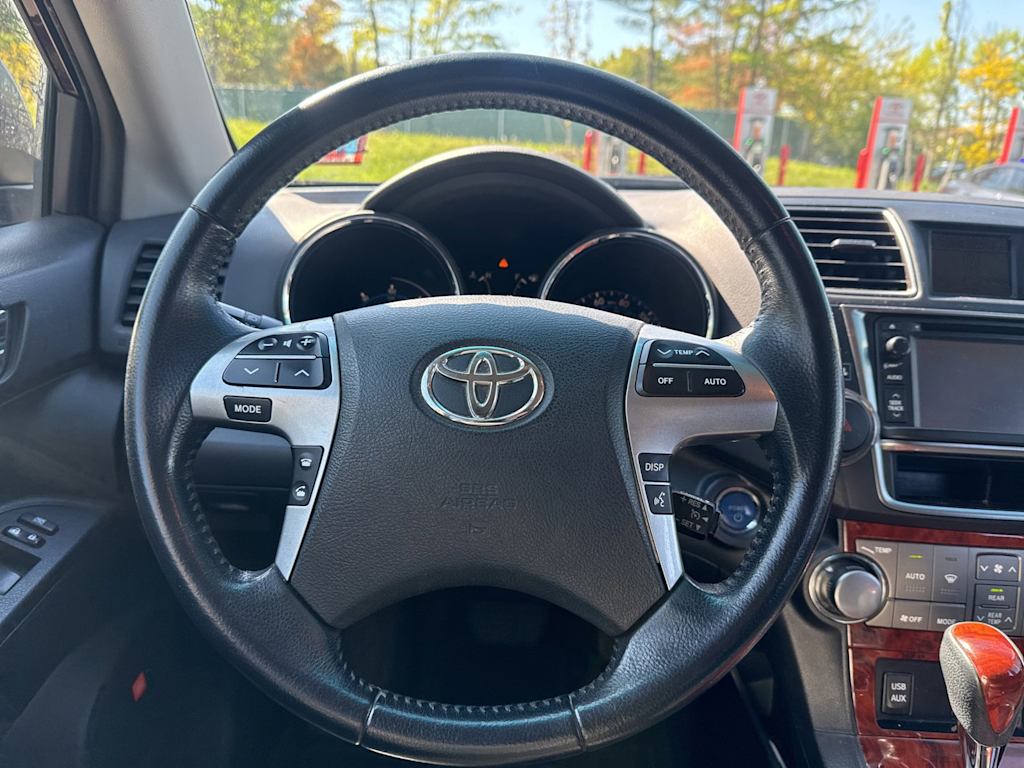 Thumbnail: 2013 Toyota Highlander - 12
