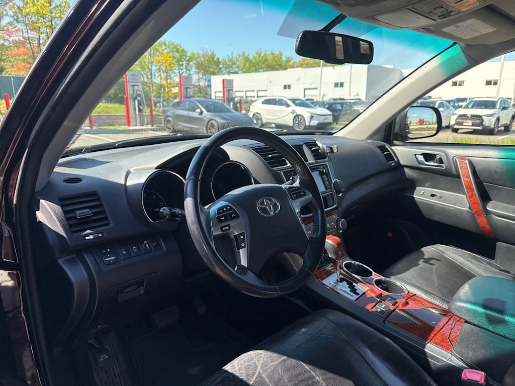Thumbnail: 2013 Toyota Highlander - 2
