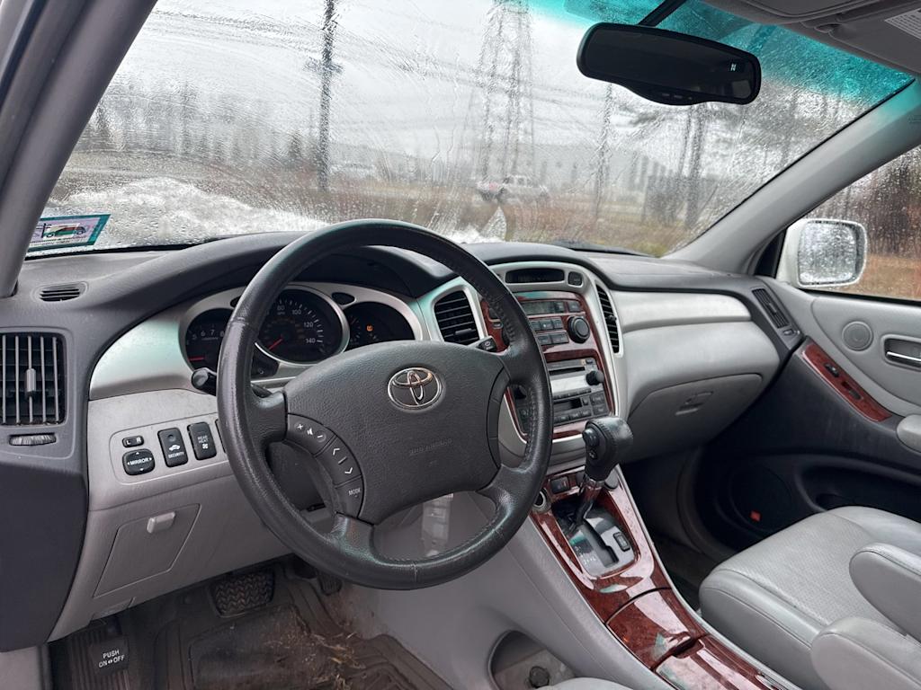 Thumbnail: 2004 Toyota Highlander - 2