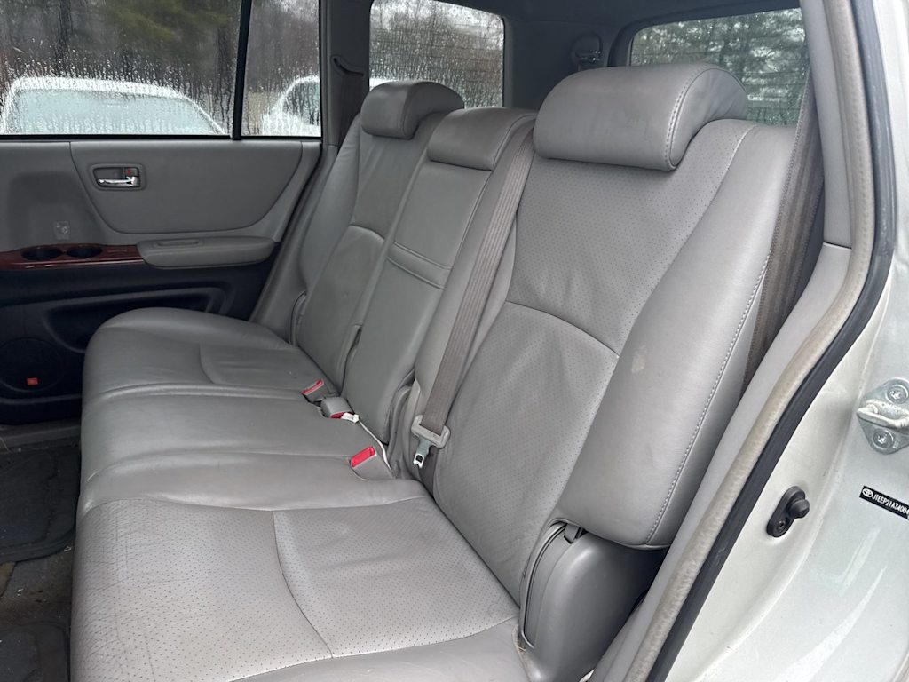 Thumbnail: 2004 Toyota Highlander - 11