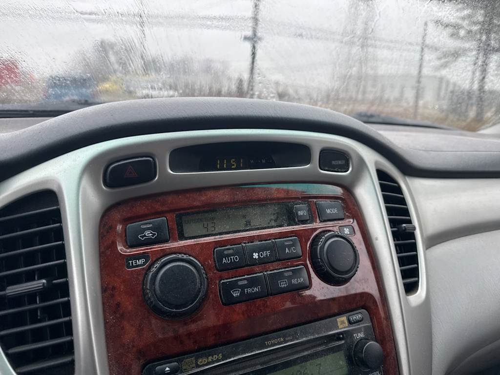 Thumbnail: 2004 Toyota Highlander - 14