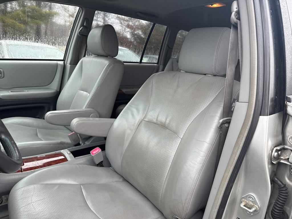 Thumbnail: 2004 Toyota Highlander - 9