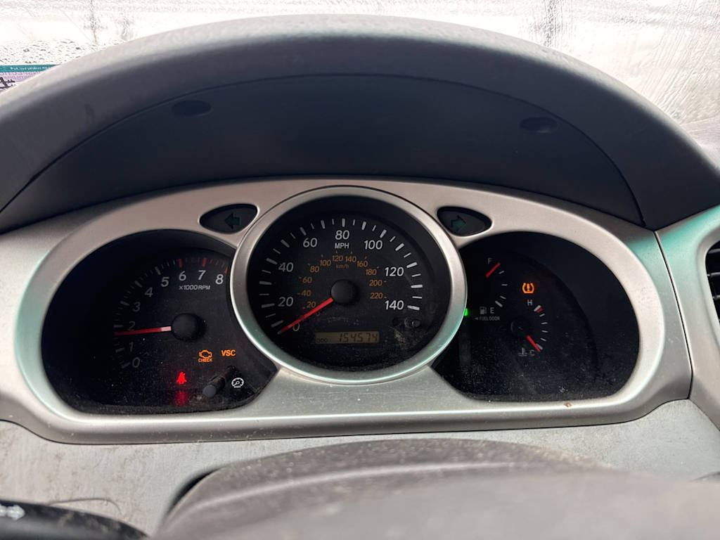 Thumbnail: 2004 Toyota Highlander - 16