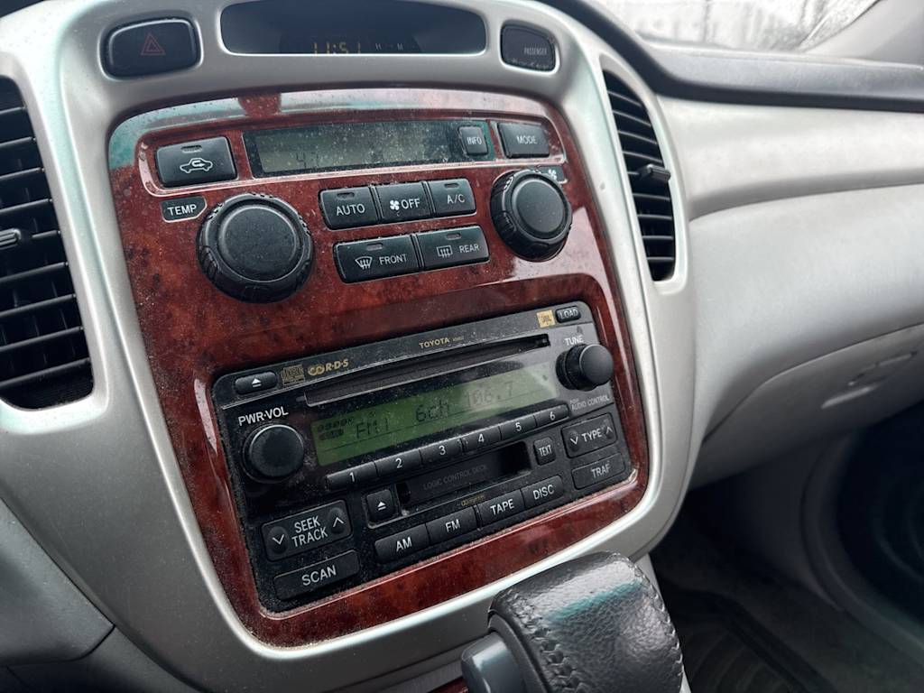 Thumbnail: 2004 Toyota Highlander - 21