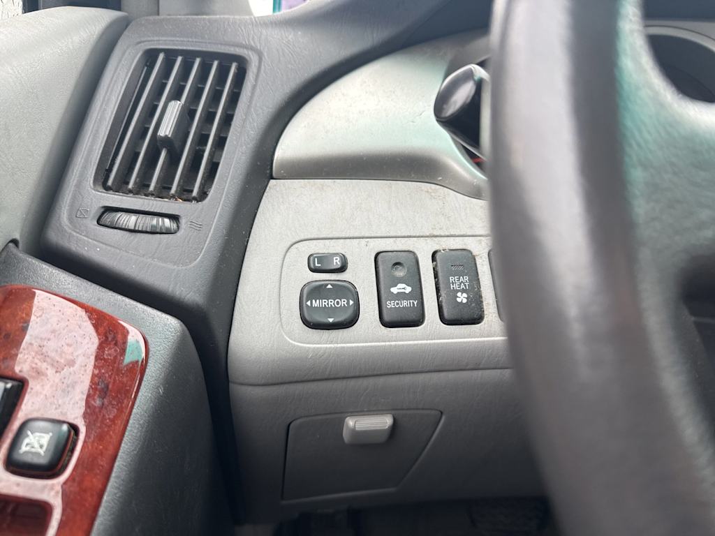 Thumbnail: 2004 Toyota Highlander - 22