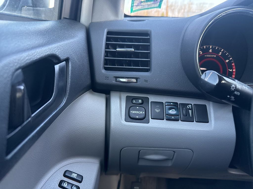 Thumbnail: 2009 Toyota Highlander - 25