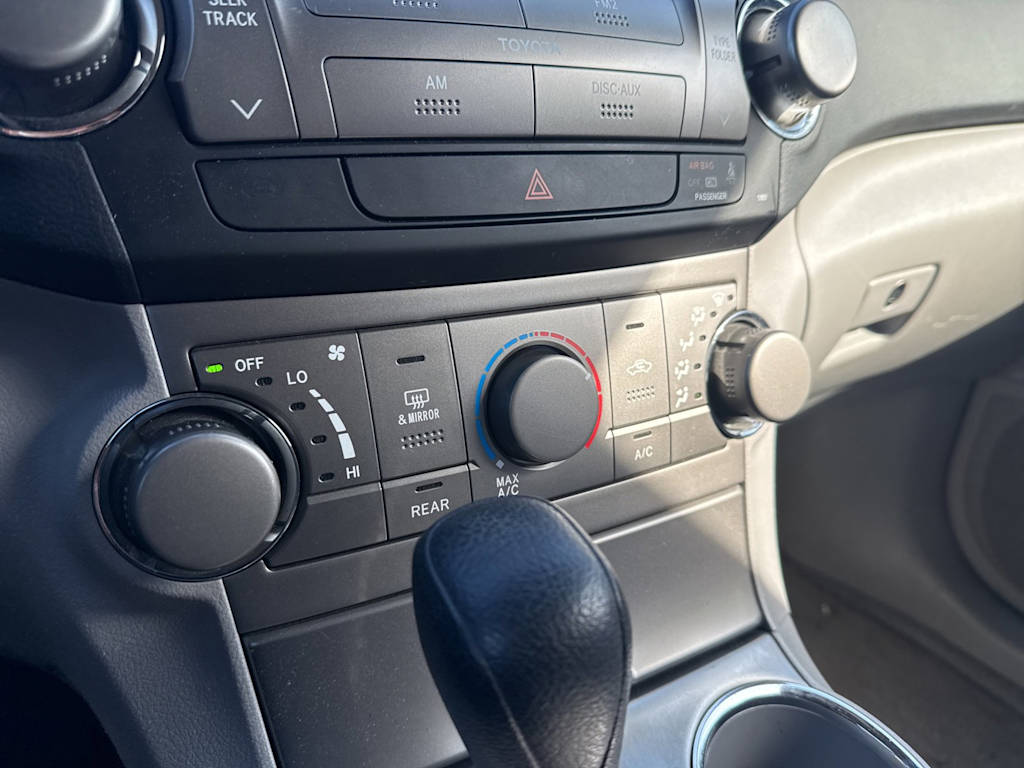 Thumbnail: 2009 Toyota Highlander - 15