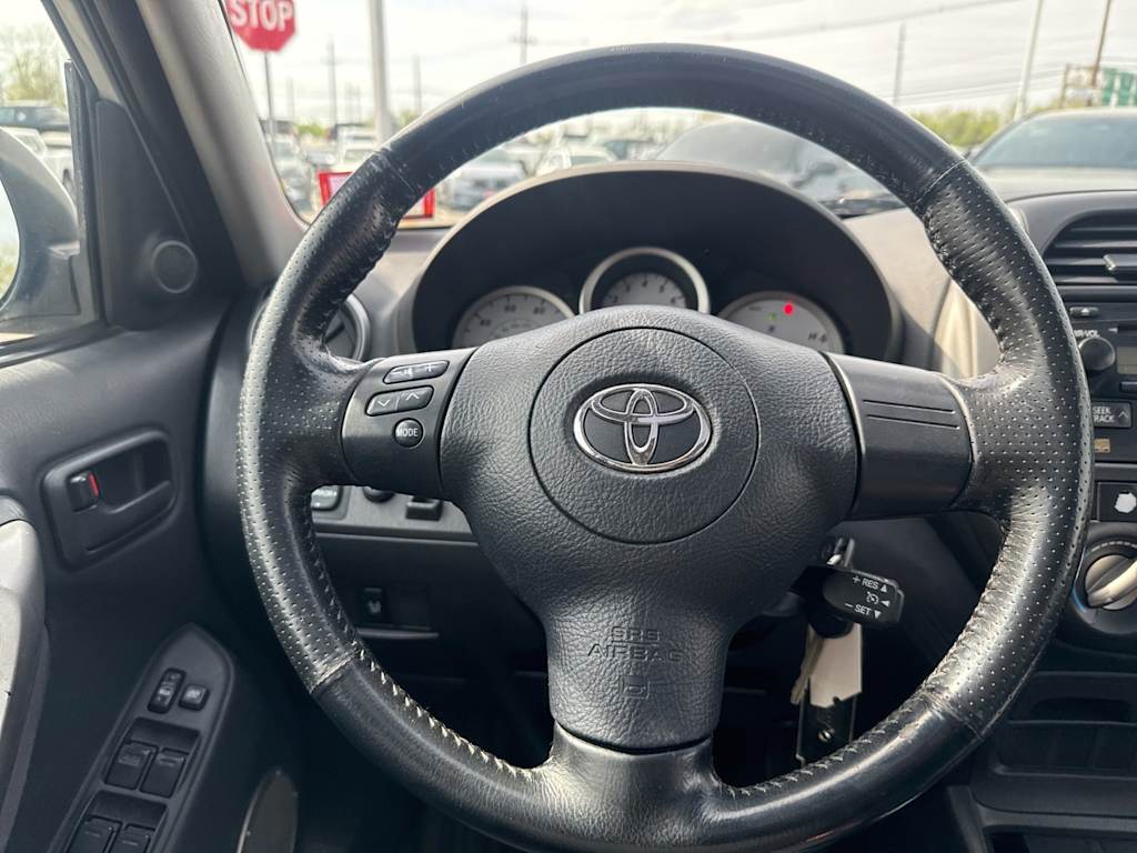 Thumbnail: 2005 Toyota RAV4 - 11