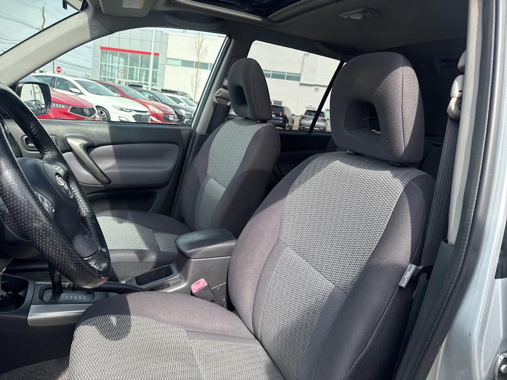 Thumbnail: 2005 Toyota RAV4 - 8