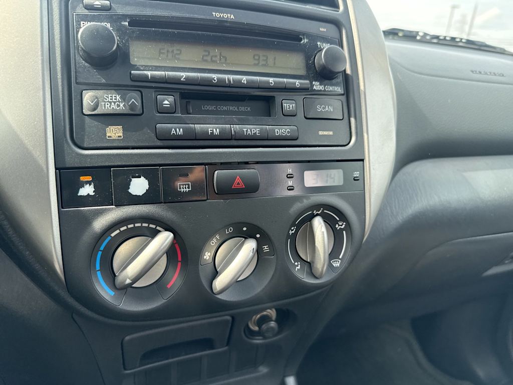 Thumbnail: 2005 Toyota RAV4 - 21