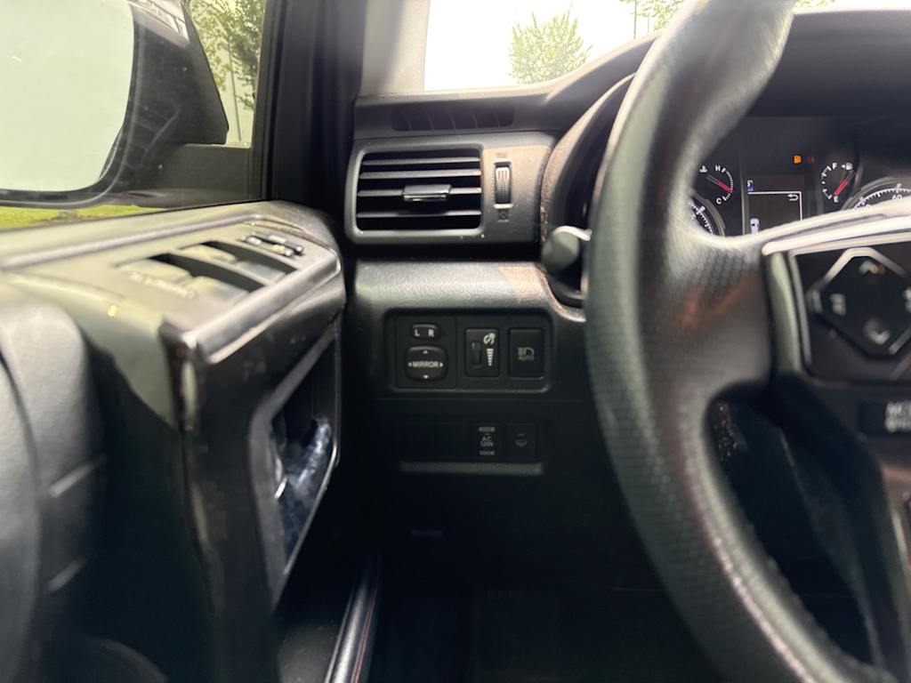 Thumbnail: 2022 Toyota 4Runner - 24