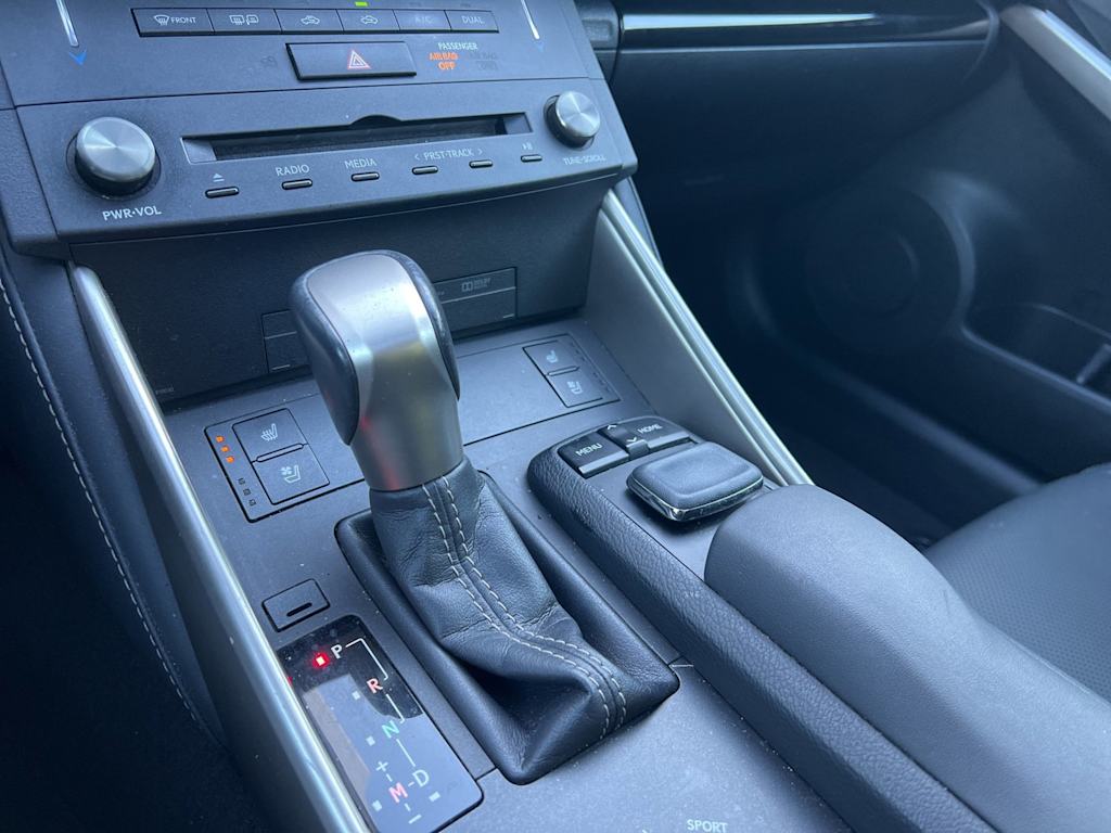 Thumbnail: 2015 Lexus IS - 10