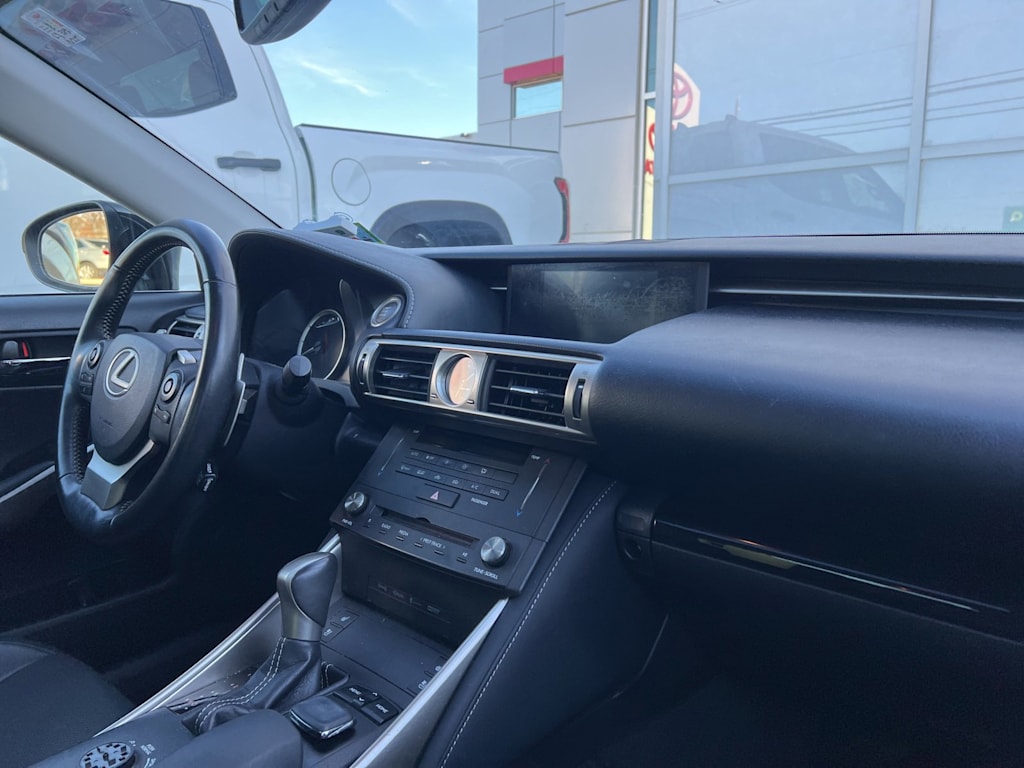 Thumbnail: 2015 Lexus IS - 5