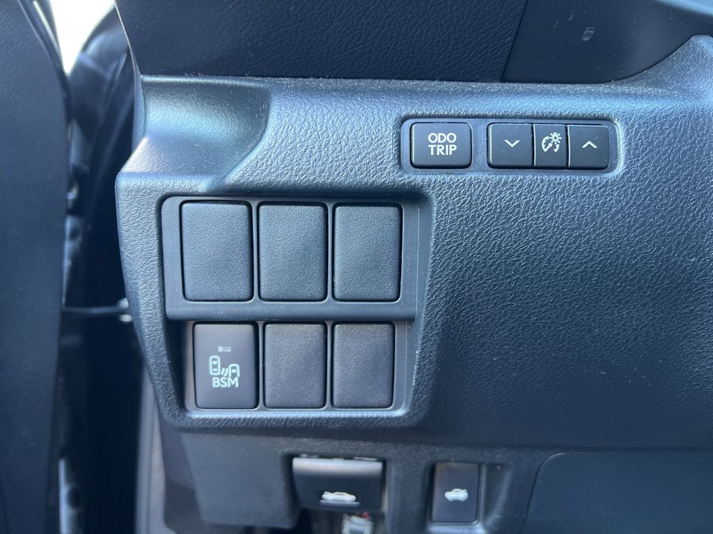 Thumbnail: 2015 Lexus IS - 18