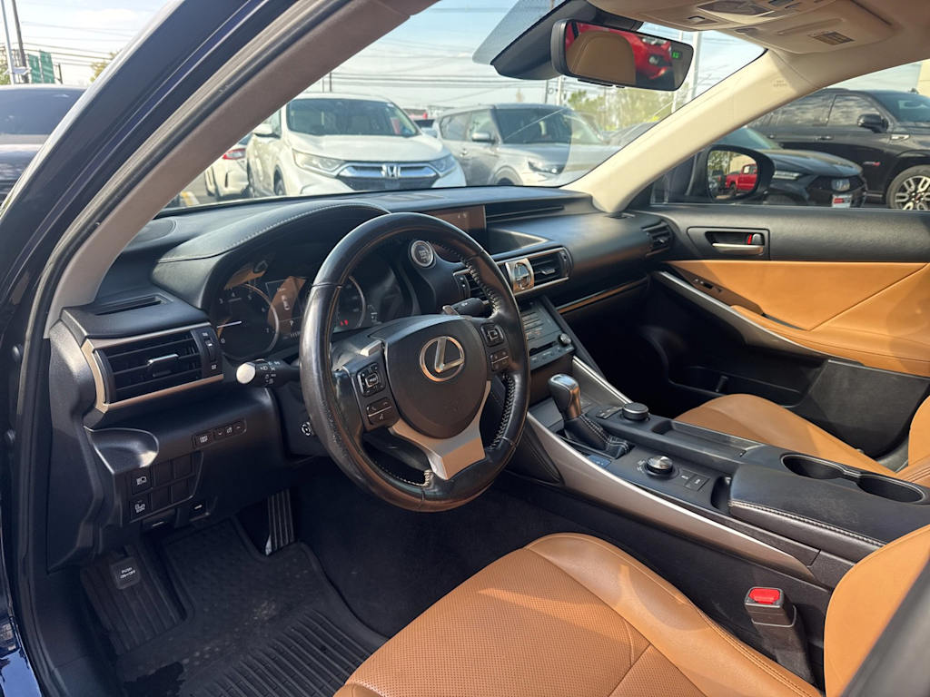 Thumbnail: 2018 Lexus IS - 2