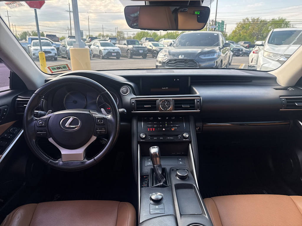 Thumbnail: 2018 Lexus IS - 11