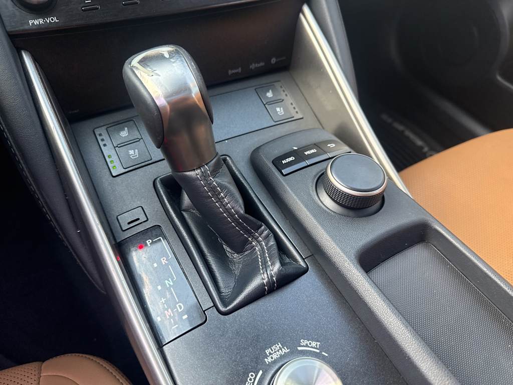 Thumbnail: 2018 Lexus IS - 14